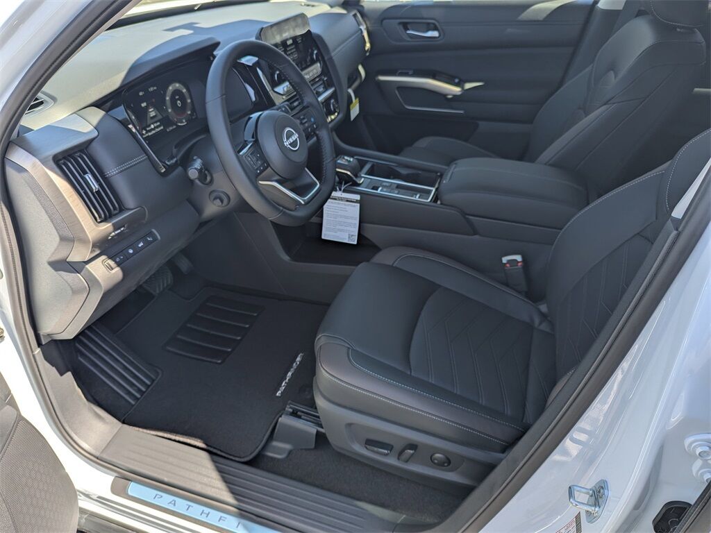 2025 Nissan Pathfinder Platinum Kennesaw GA