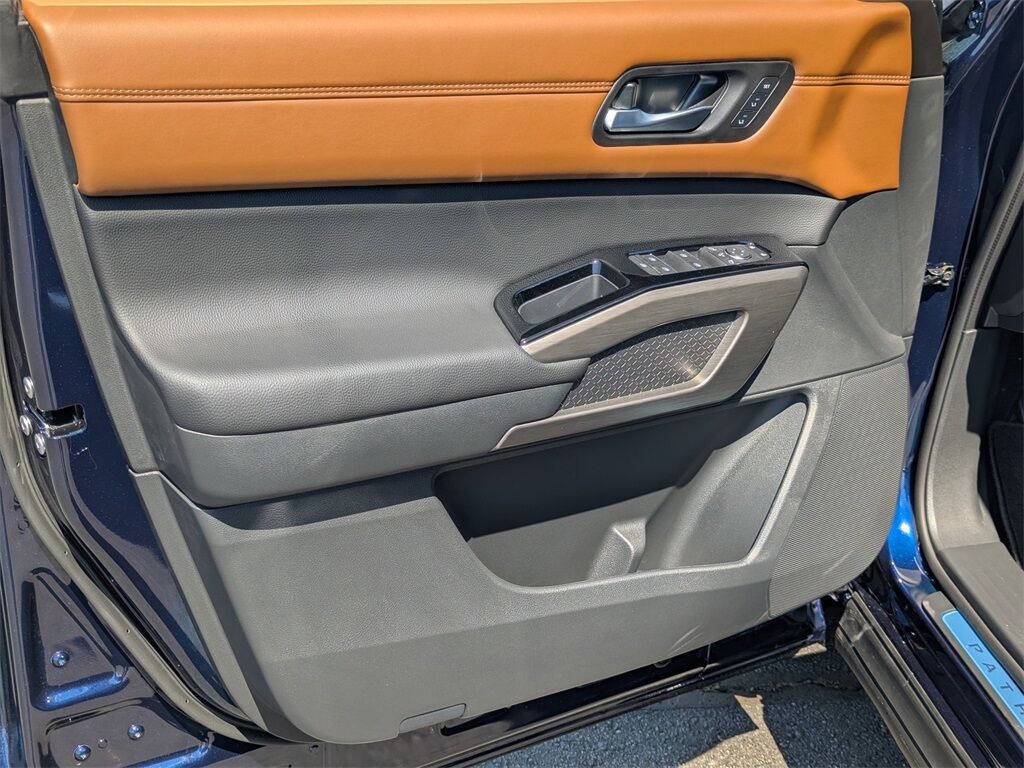 2025 Nissan Pathfinder Platinum Kennesaw GA