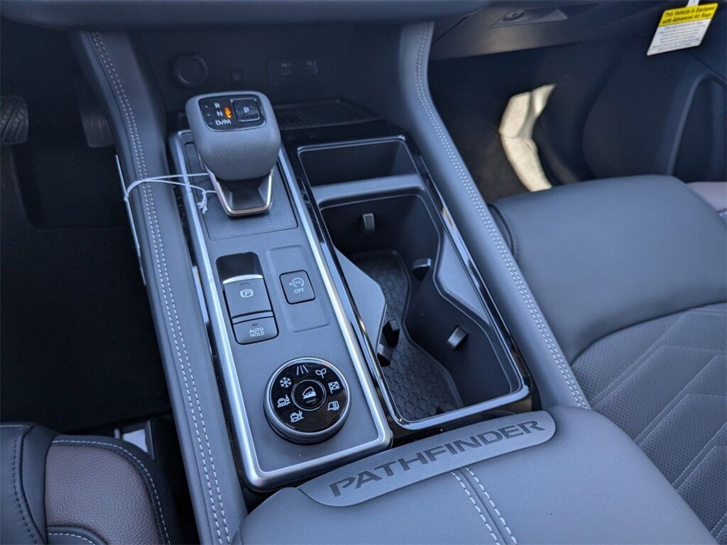 2025 Nissan Pathfinder Platinum Kennesaw GA