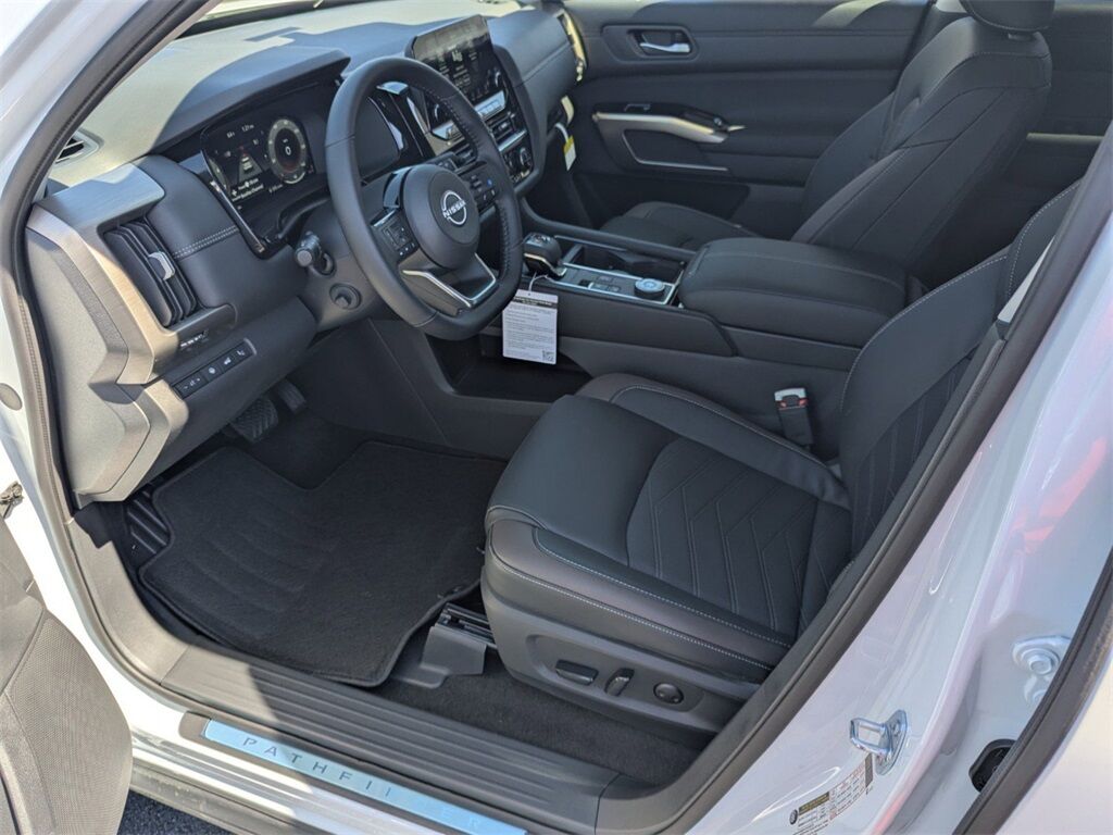 2025 Nissan Pathfinder Platinum Kennesaw GA
