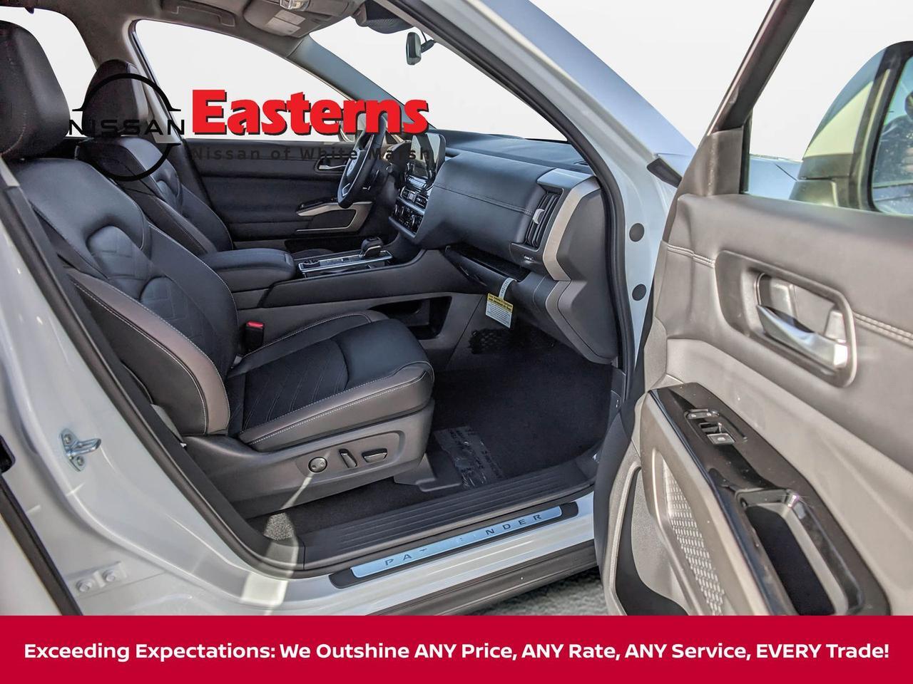 2025 Nissan Pathfinder Platinum White Marsh MD