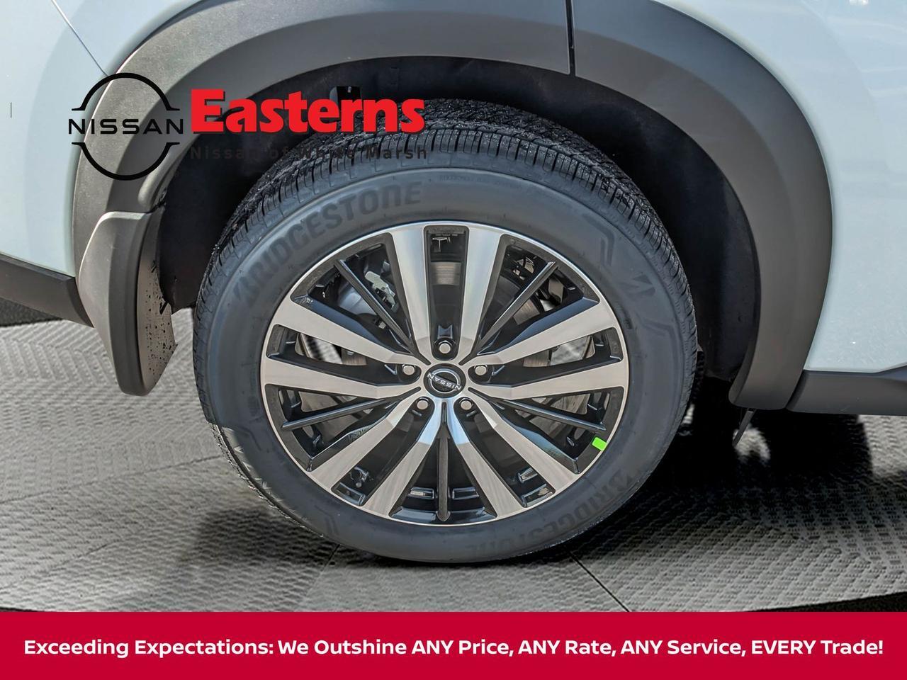 2025 Nissan Pathfinder Platinum White Marsh MD