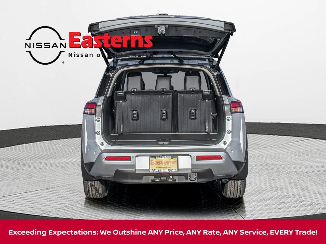 2025 Nissan Pathfinder Platinum White Marsh MD