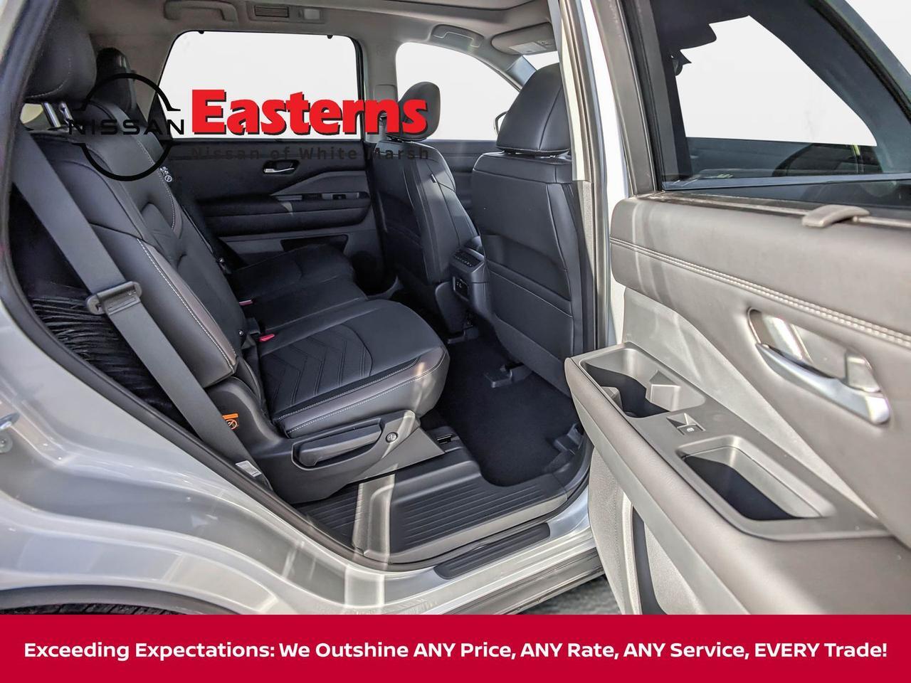 2025 Nissan Pathfinder Platinum White Marsh MD