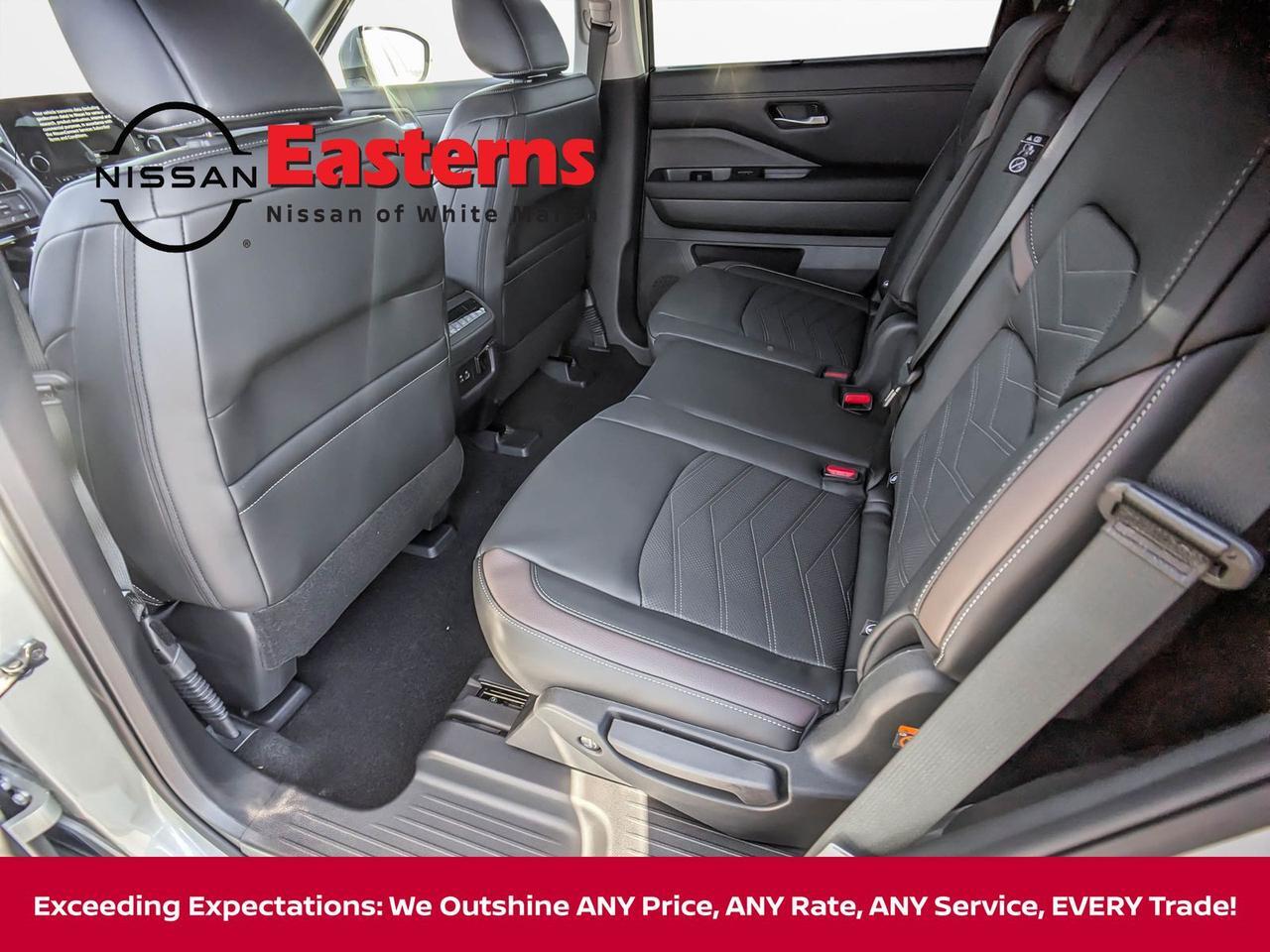 2025 Nissan Pathfinder Platinum White Marsh MD