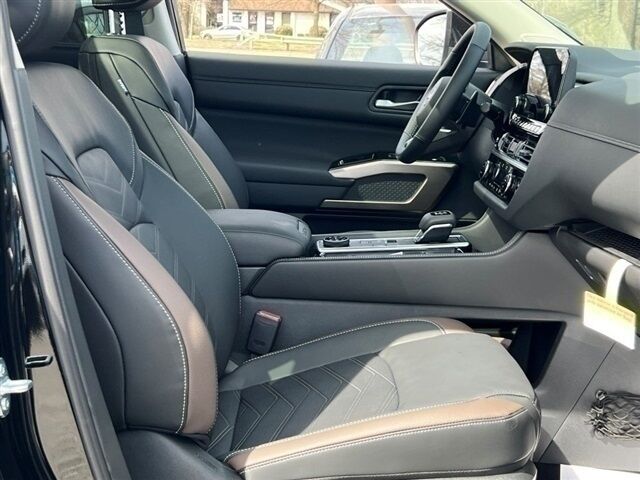 2025 Nissan Pathfinder Platinum Waldorf MD