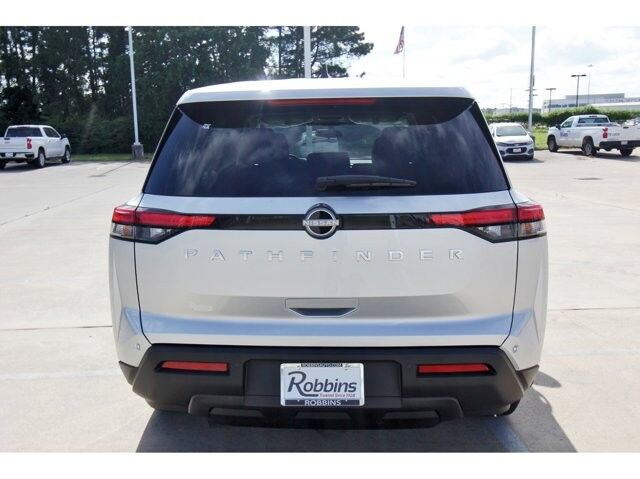 2025 Nissan Pathfinder S