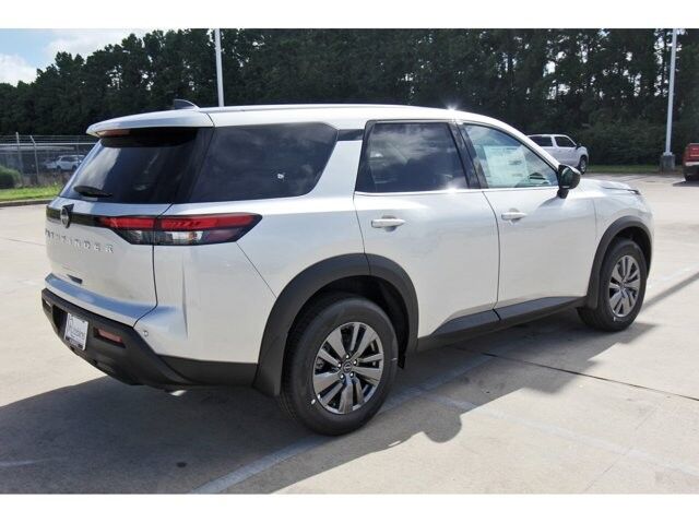 2025 Nissan Pathfinder S
