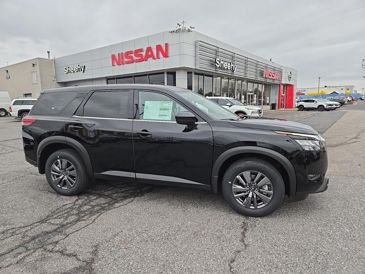 2025 Nissan Pathfinder S