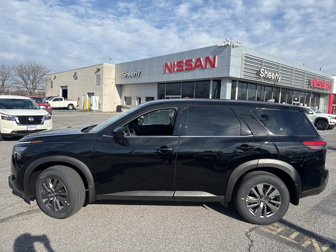 2025 Nissan Pathfinder S