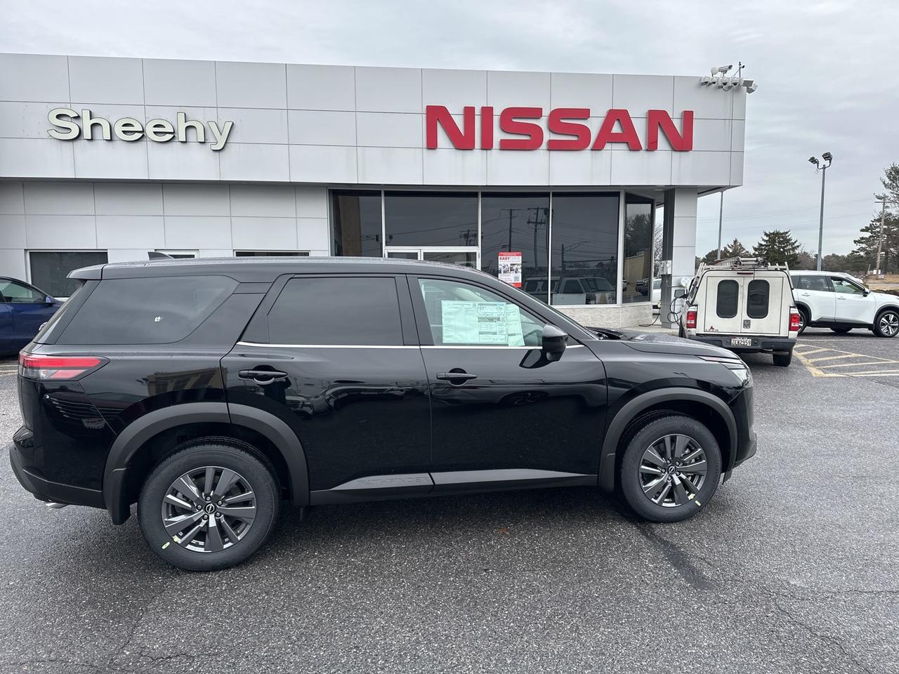 2025 Nissan Pathfinder S