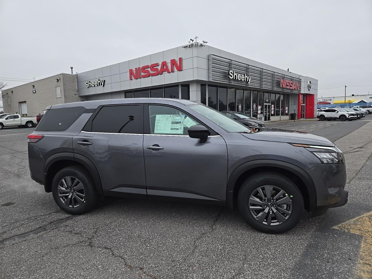 2025 Nissan Pathfinder S