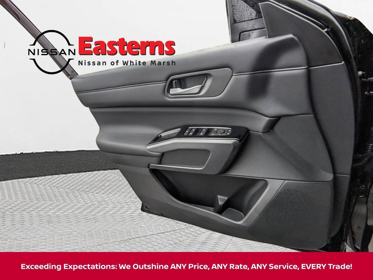 2025 Nissan Pathfinder SL White Marsh MD