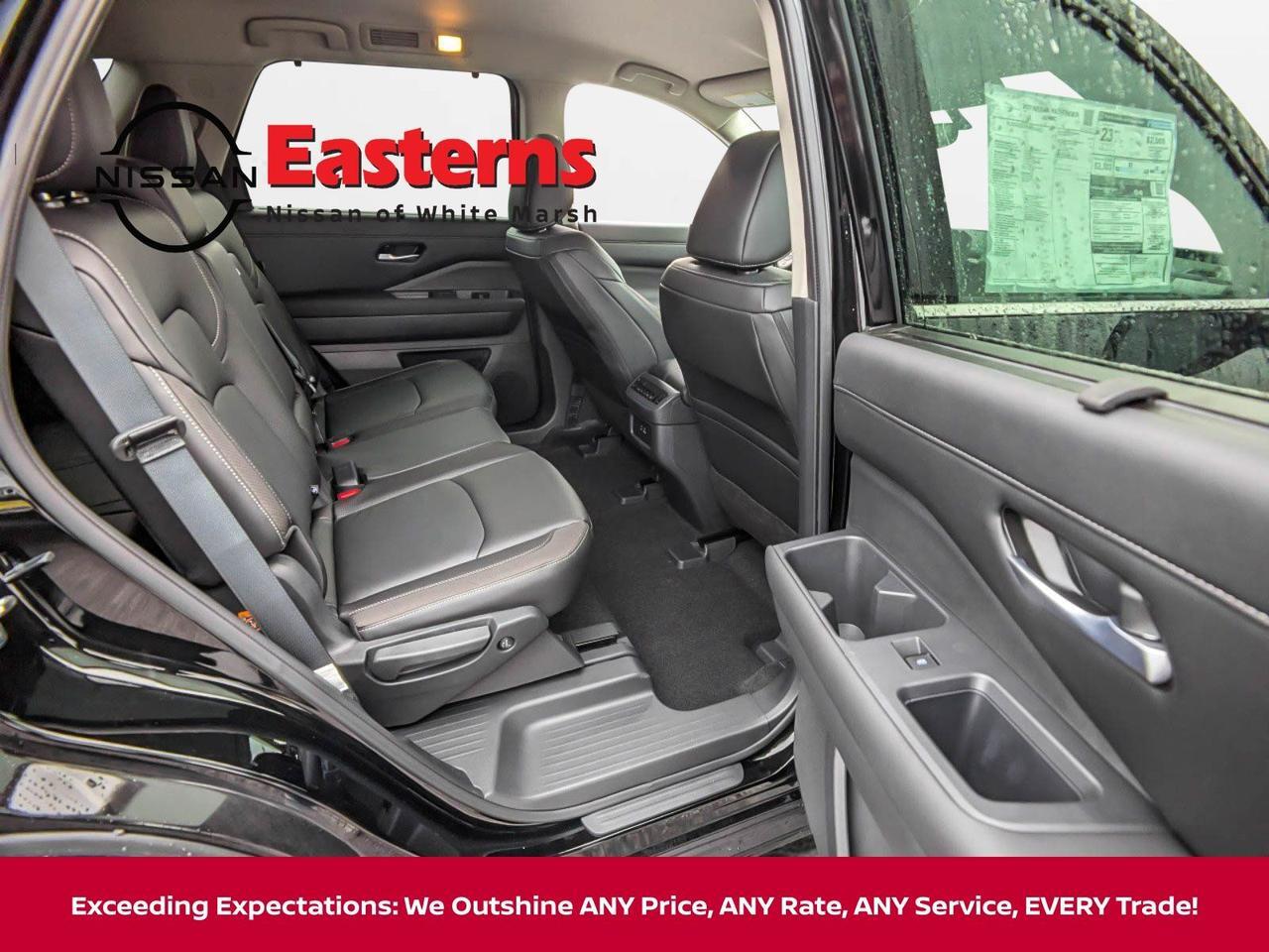 2025 Nissan Pathfinder SL White Marsh MD