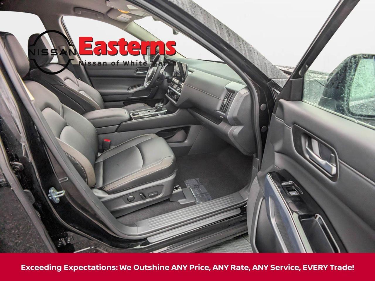 2025 Nissan Pathfinder SL White Marsh MD