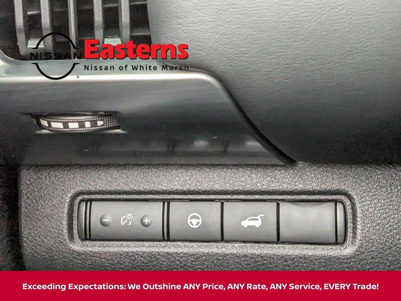 2025 Nissan Pathfinder SL White Marsh MD