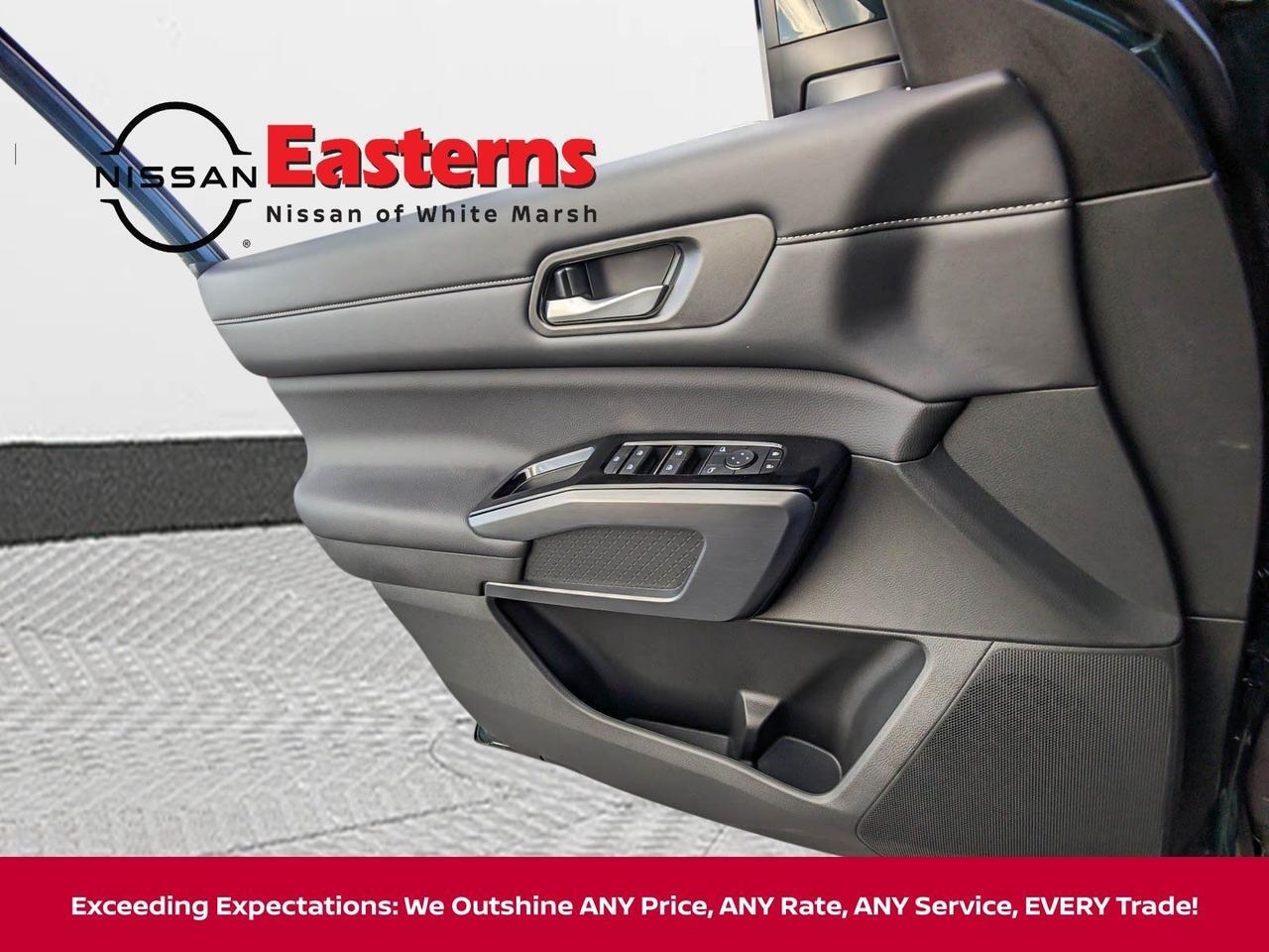 2025 Nissan Pathfinder SL White Marsh MD