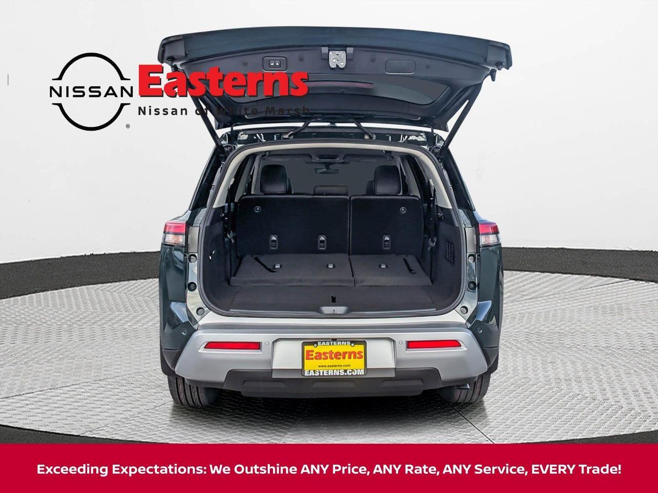 2025 Nissan Pathfinder SL White Marsh MD