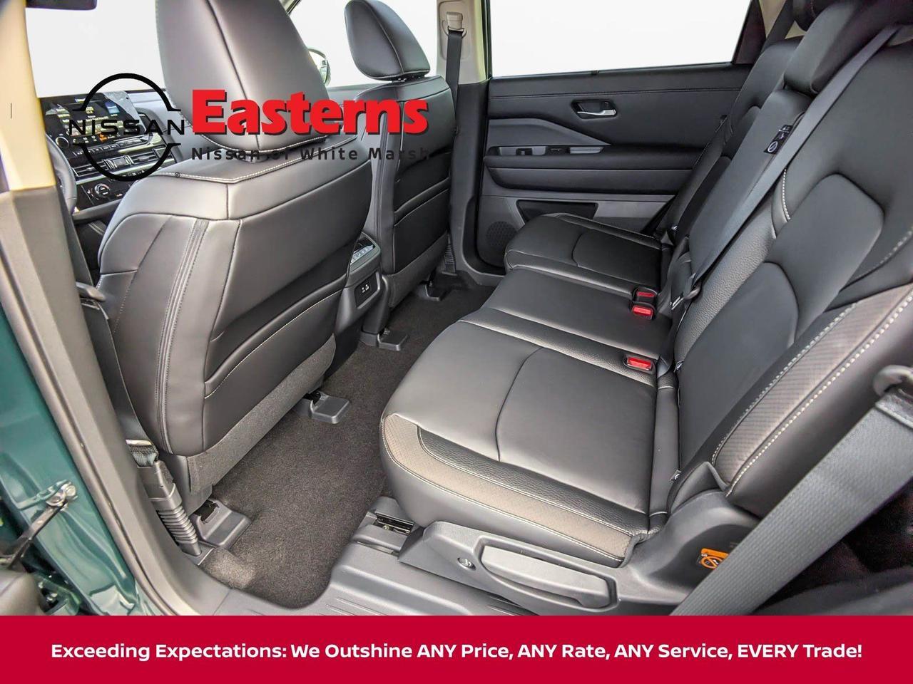 2025 Nissan Pathfinder SL White Marsh MD