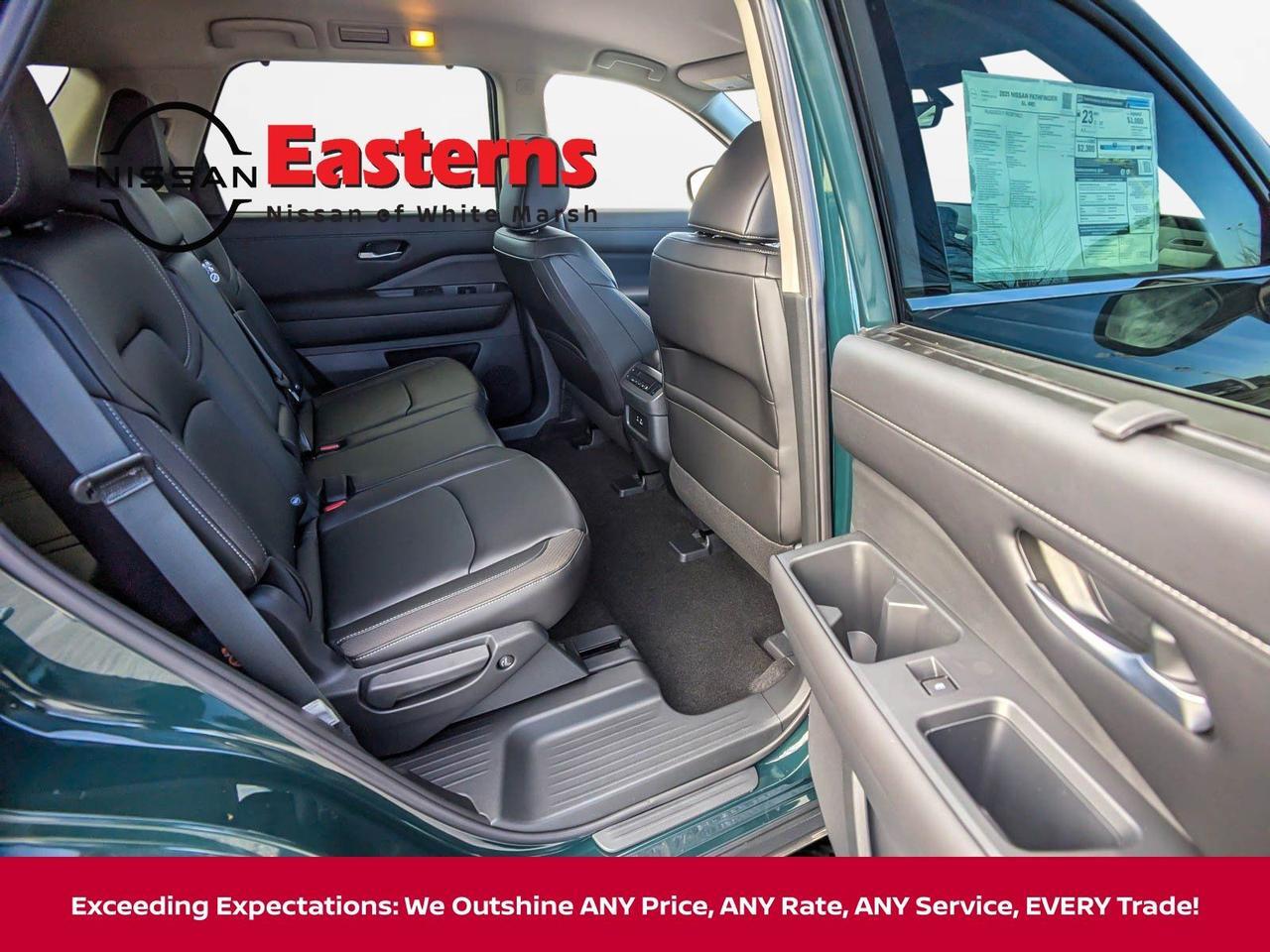 2025 Nissan Pathfinder SL White Marsh MD