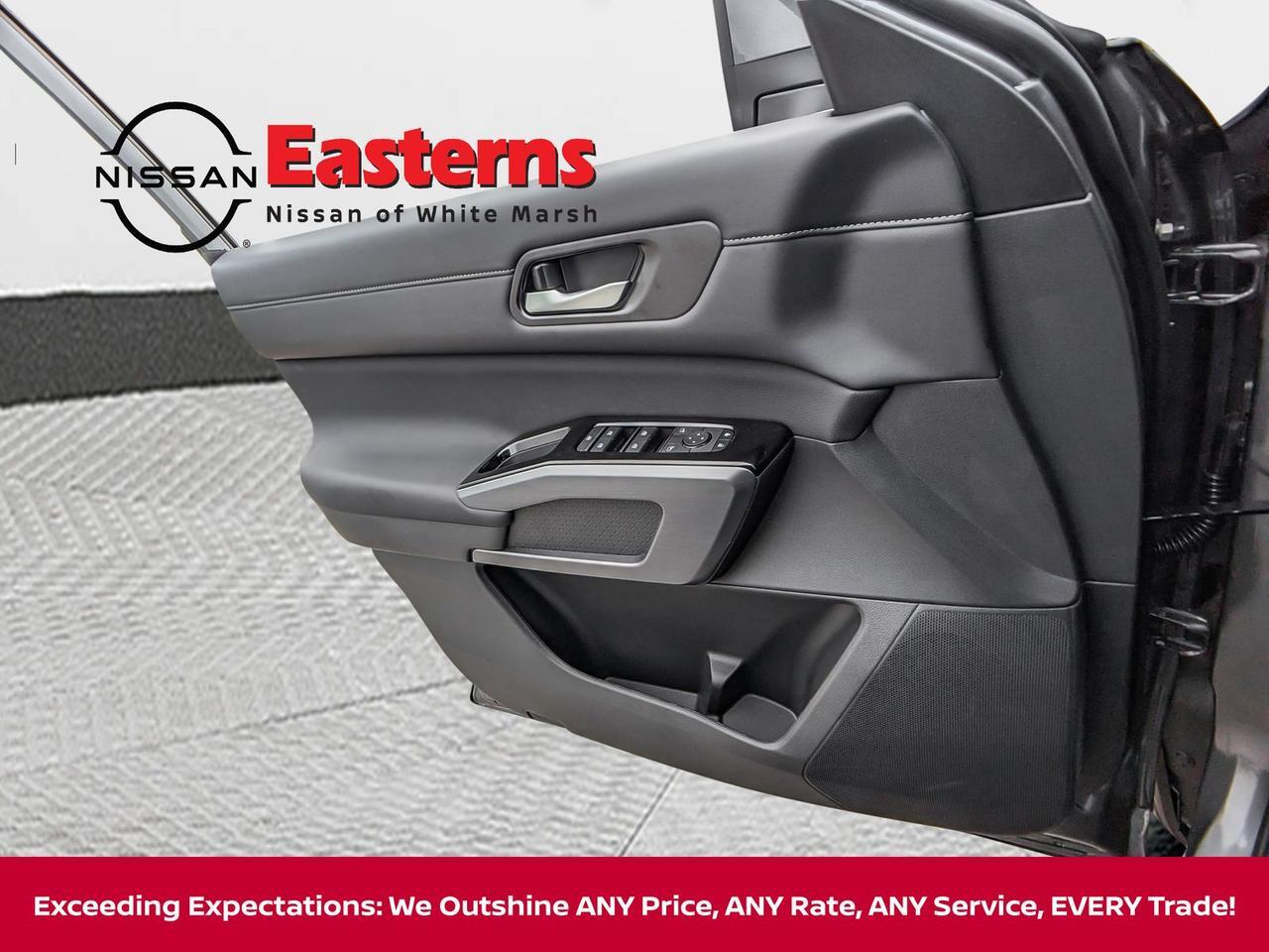 2025 Nissan Pathfinder SL White Marsh MD