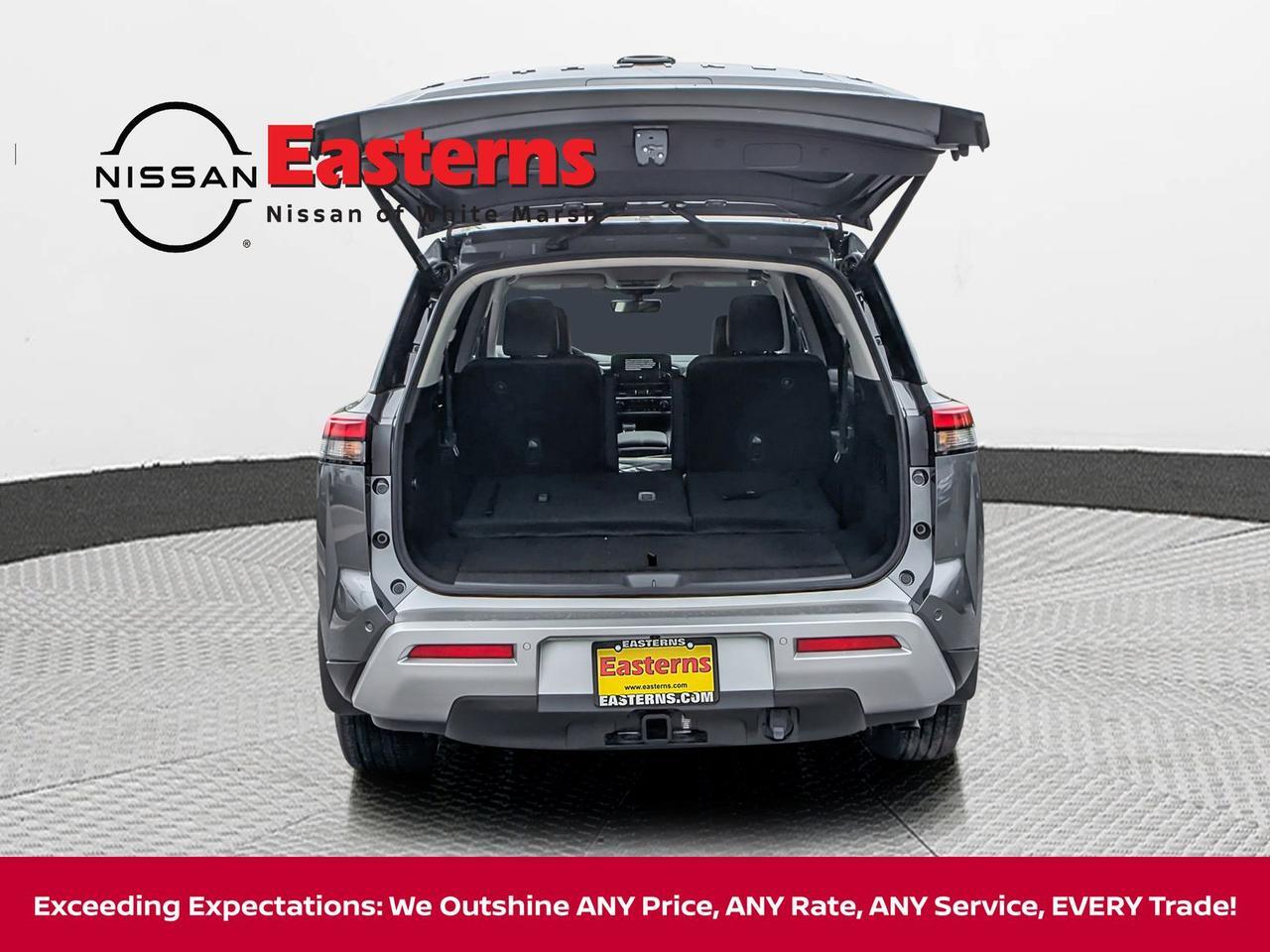 2025 Nissan Pathfinder SL White Marsh MD