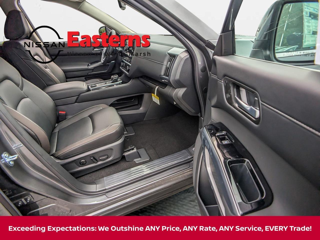 2025 Nissan Pathfinder SL White Marsh MD