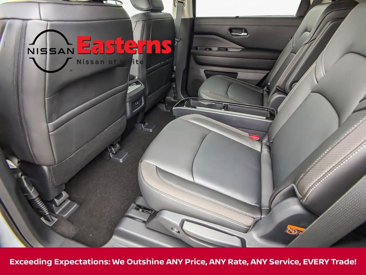 2025 Nissan Pathfinder SL White Marsh MD