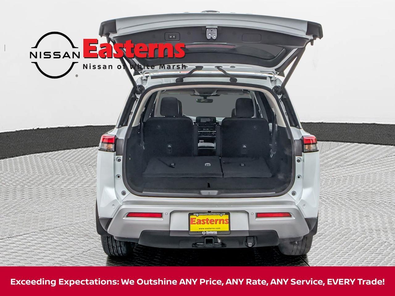 2025 Nissan Pathfinder SL White Marsh MD