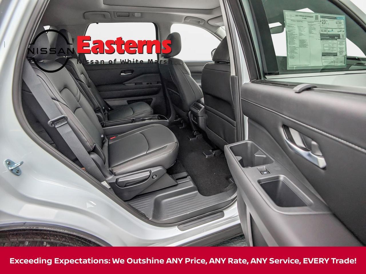 2025 Nissan Pathfinder SL White Marsh MD