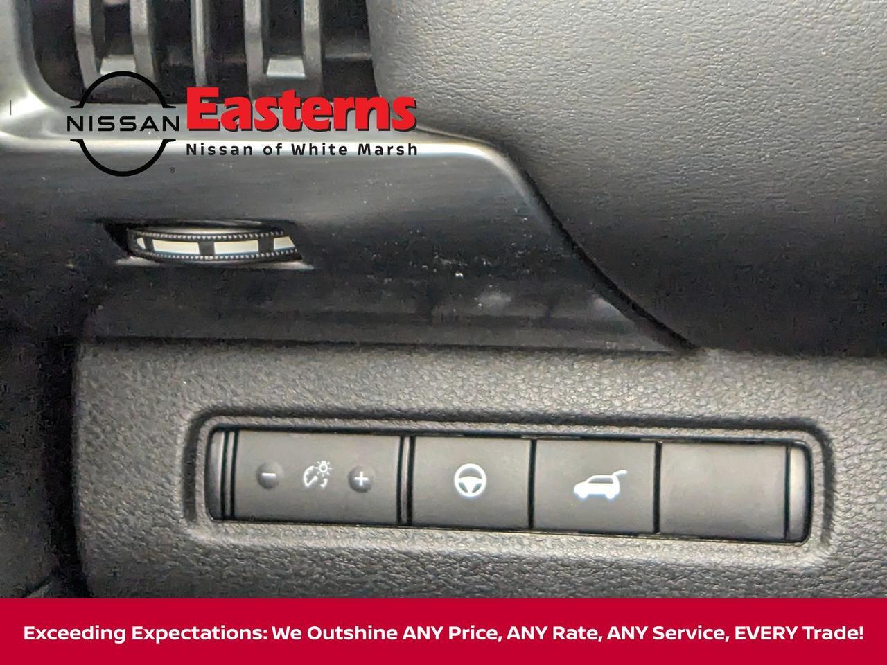 2025 Nissan Pathfinder SL White Marsh MD