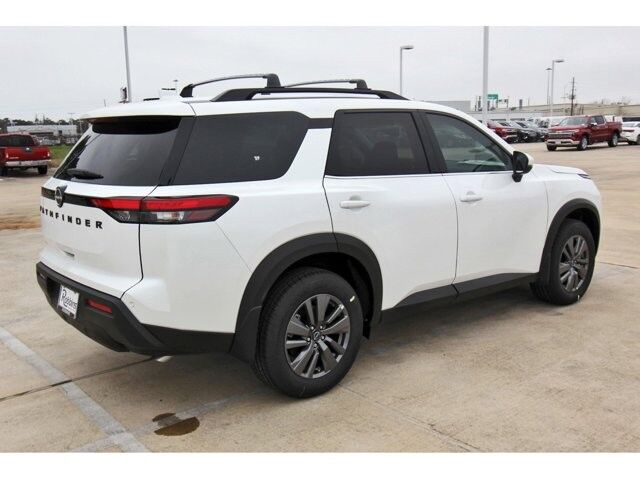 2025 Nissan Pathfinder SV