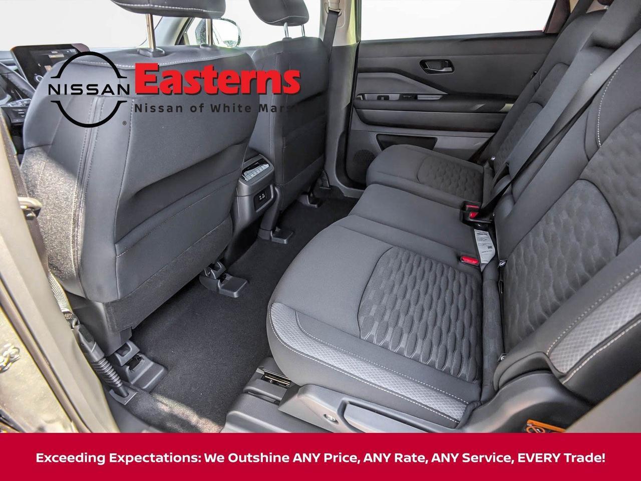 2025 Nissan Pathfinder SV White Marsh MD