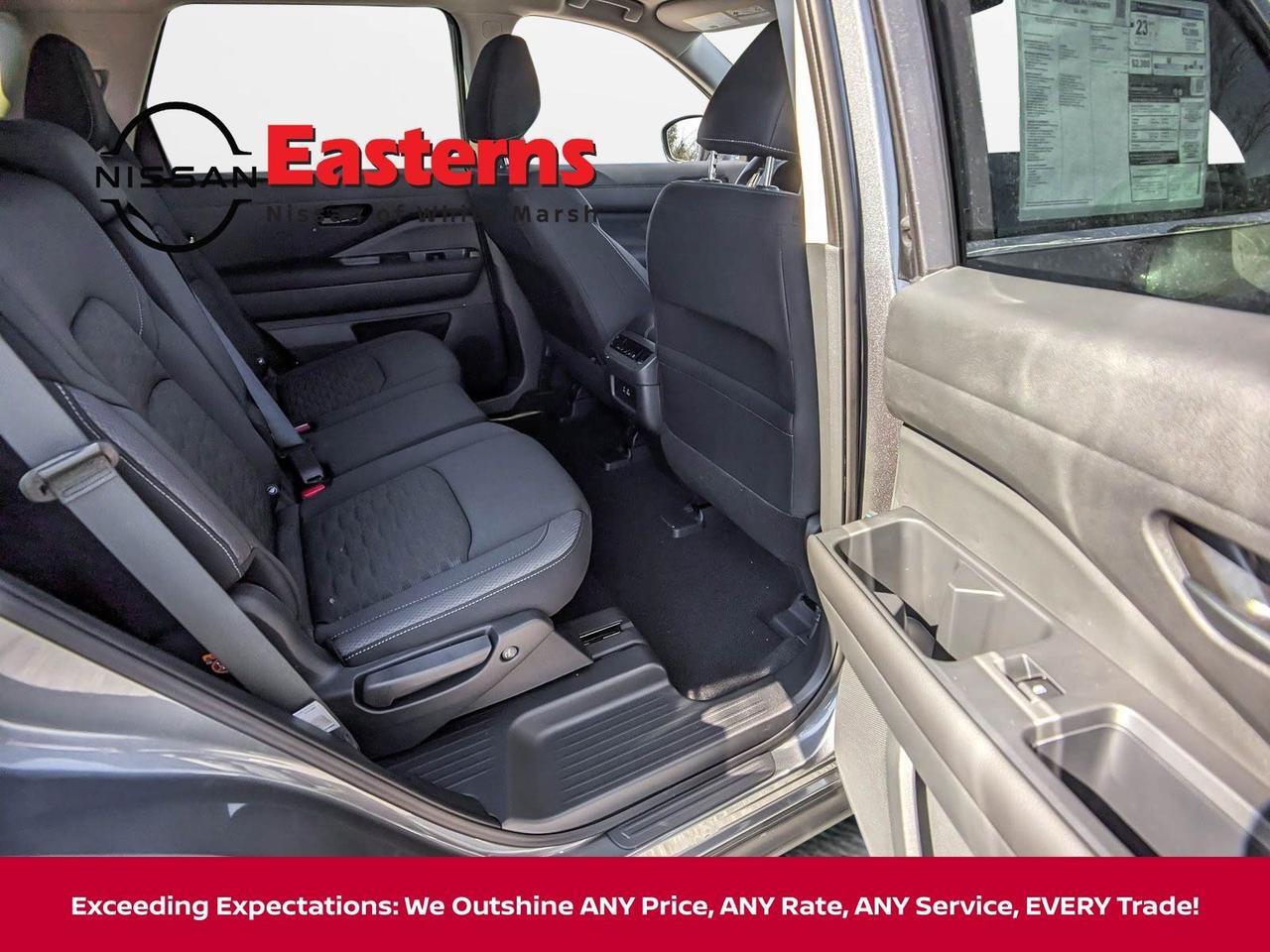 2025 Nissan Pathfinder SV White Marsh MD