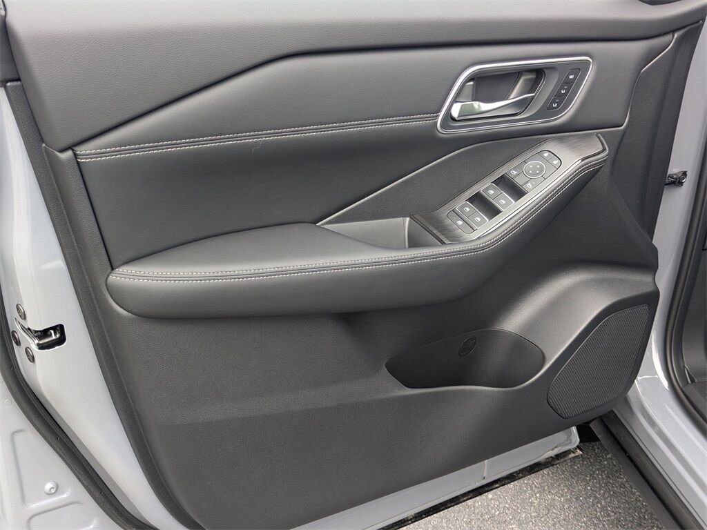 2025 Nissan Rogue Platinum Kennesaw GA