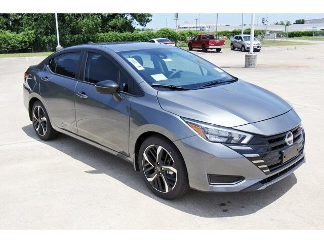 2025 Nissan Versa SR