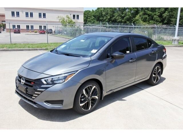 2025 Nissan Versa SR
