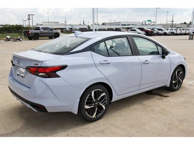 2025 Nissan Versa SR