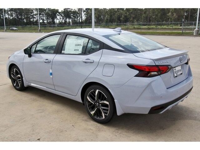 2025 Nissan Versa SR