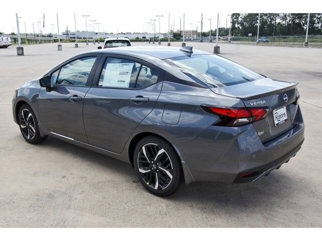 2025 Nissan Versa SR