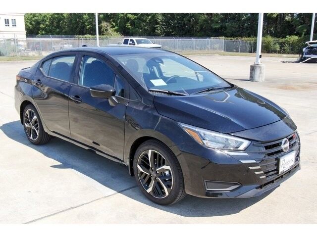 2025 Nissan Versa SR