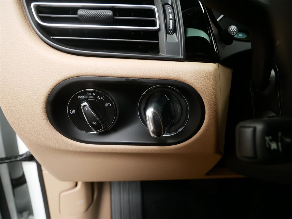 2025 Porsche Macan Oak Ridge TN