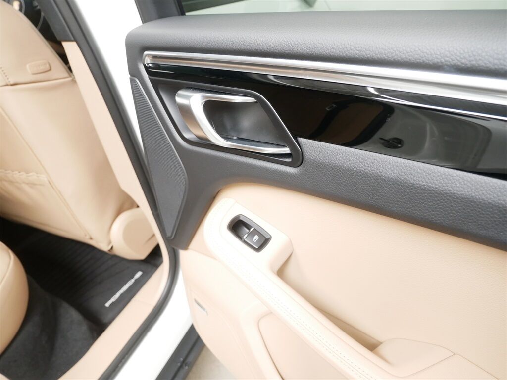 2025 Porsche Macan Oak Ridge TN