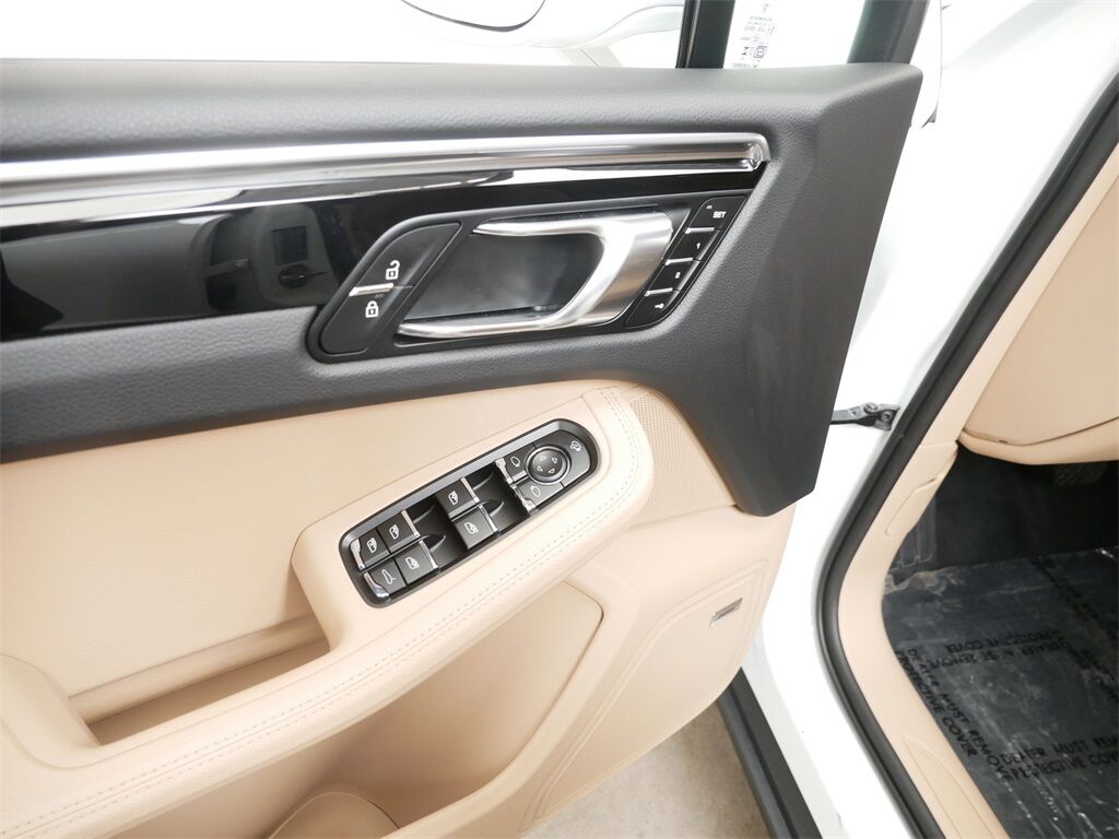 2025 Porsche Macan Oak Ridge TN