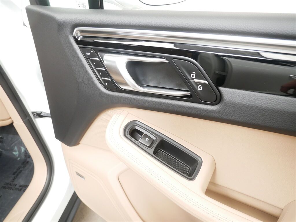 2025 Porsche Macan Oak Ridge TN