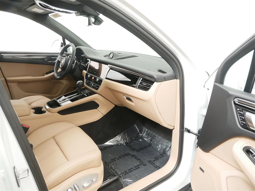 2025 Porsche Macan Oak Ridge TN