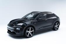 2025 Porsche Macan 4S Electric