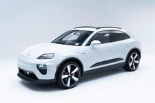 2025 Porsche Macan 4S Electric