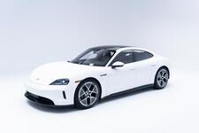 2025 Porsche Taycan 