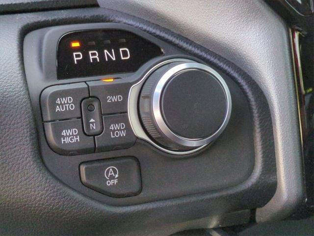 2025 Ram 1500 BIG HORN CREW CAB 4X4 5'7' BOX Racine WI